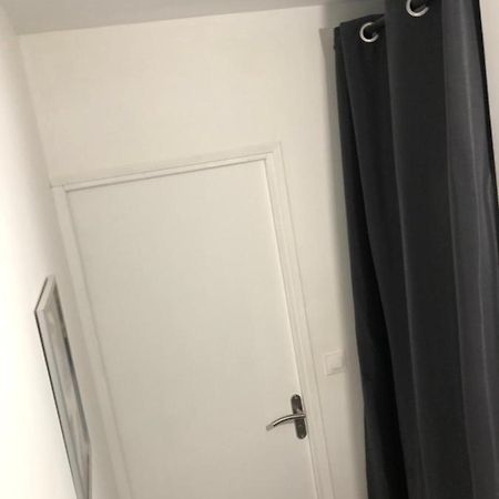 Cosy Appartement Au Plein Centre De Ruffec Exterior foto